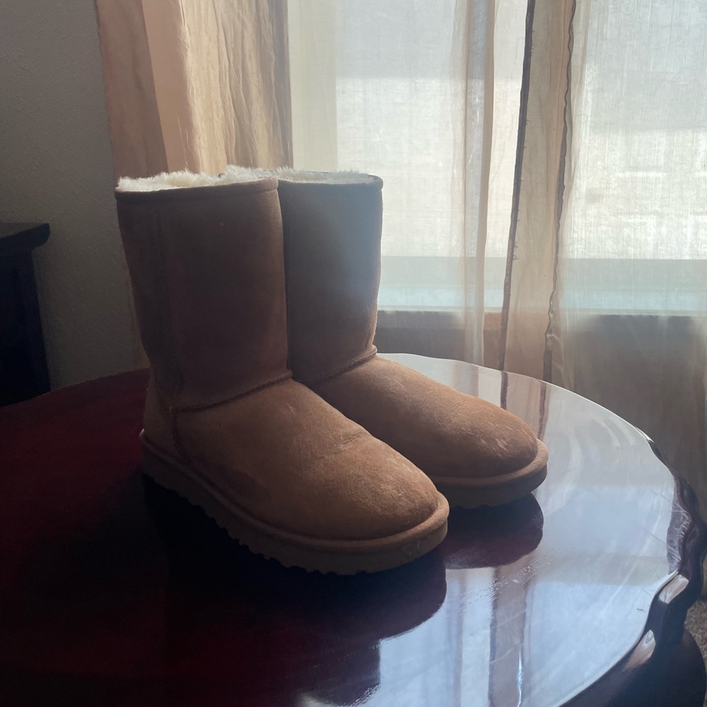 pretty much brand new uggs! bought them last fall and only wore them a few times